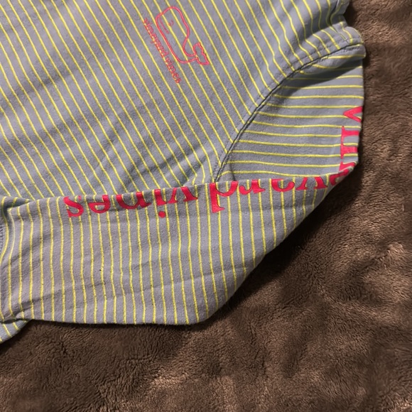 Vineyard vines hooded long sleeve T-shirt size 2t - Picture 2 of 3